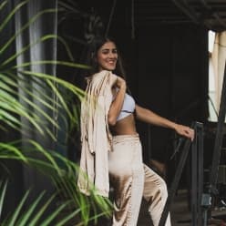 Como Criar uma Fachada de Loja Feminina de Roupas que Atrai Clientes