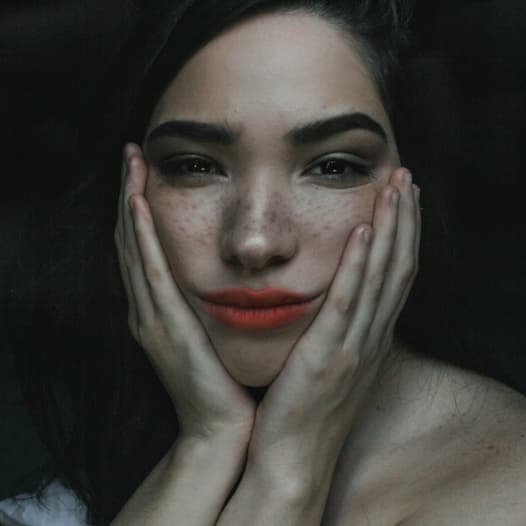 Limpeza Facial de Manhã e à Noite: O Guia Definitivo